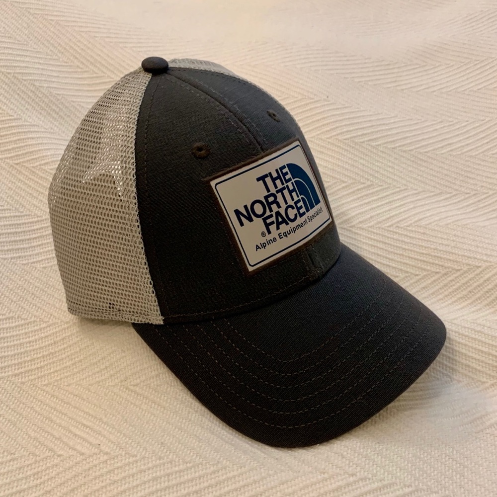 The North Face Mudder Trucker Hat - grey